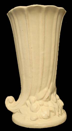 VINTAGE MCCOY IVORY CORNUCOPIA POTTERY VASE 1930’S